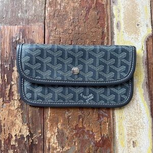 Goyard Goyardine Saint Louis Pouch Wristlet Grey Signature Chevron Pattern